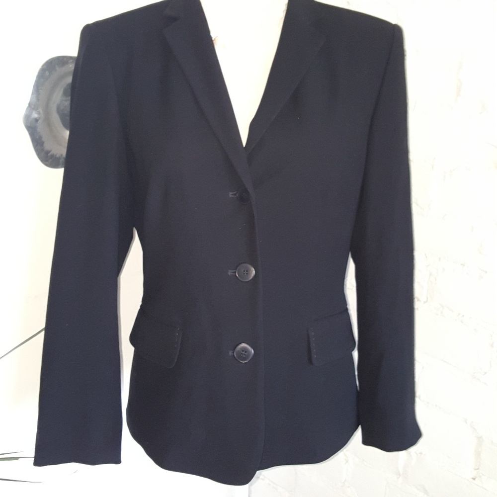 Calvin Klein size  6 jet black classic blazer